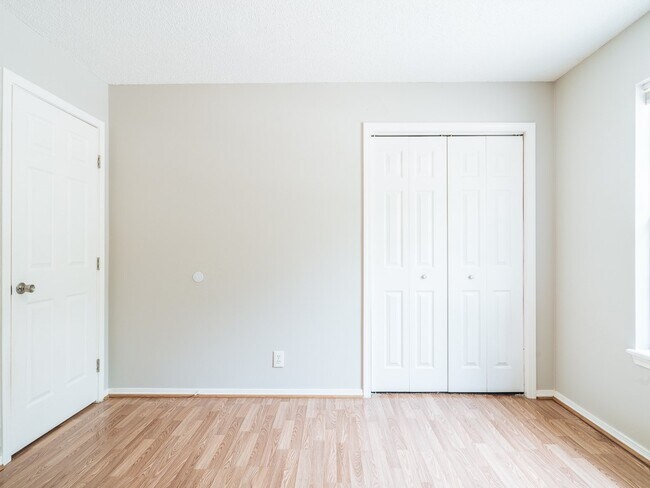 Building Photo - 7 Claypole Ln
