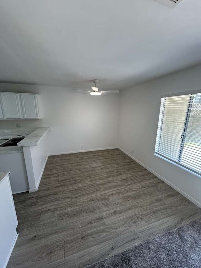 Building Photo - Spacious Renovated 3 bedroom/2 bath townhome in Paradise Hills! Move in Ready! $3,195