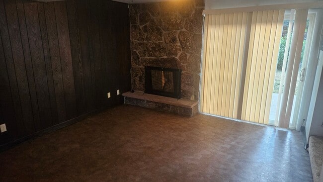 Building Photo - 2601 Meadowlark Ave