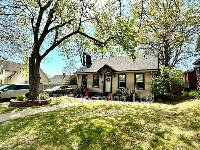 Building Photo - 5011 Miami St