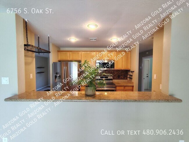 Building Photo - 6756 S Oak St