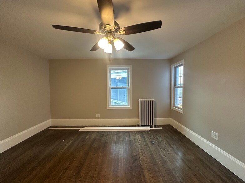 Building Photo - 13 Gladstone St