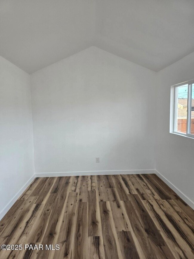 Building Photo - 807 Pulliam Dr