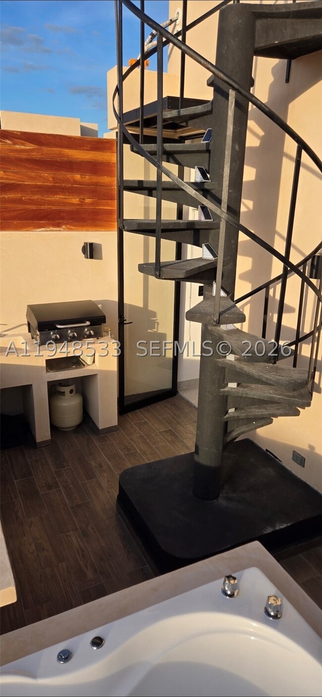 Building Photo - 121 Calle 23,entre 28 y 30,Centro 12
