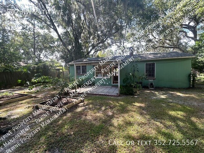 Building Photo - 902 NW 24th Ave