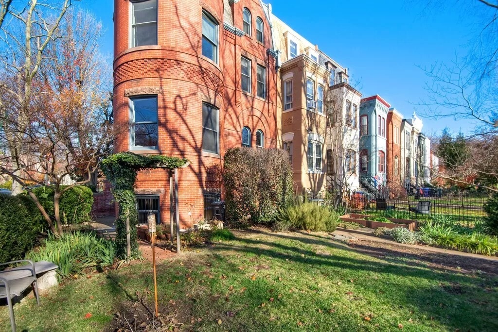 Building Photo - 1000 S Carolina Ave SE