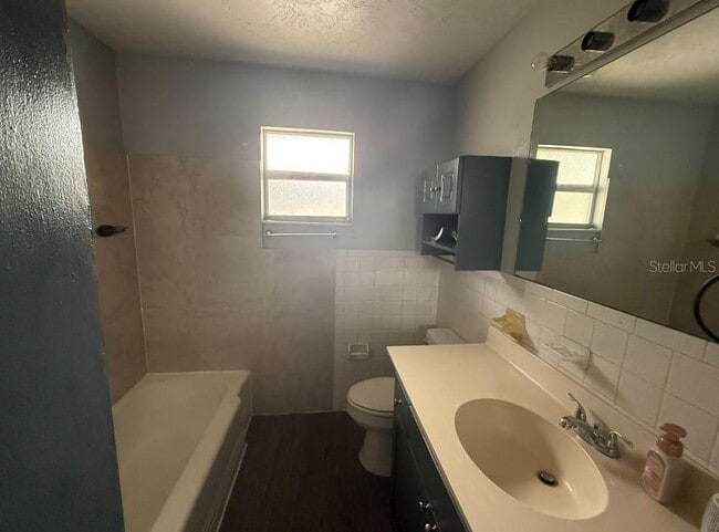 Building Photo - 129 N Pompano Ave