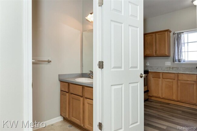 Building Photo - 788 Eagle Dr