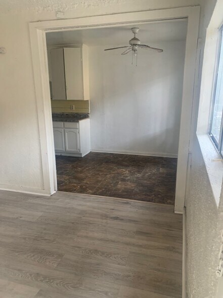 Building Photo - 8508 1/4 S San Pedro St