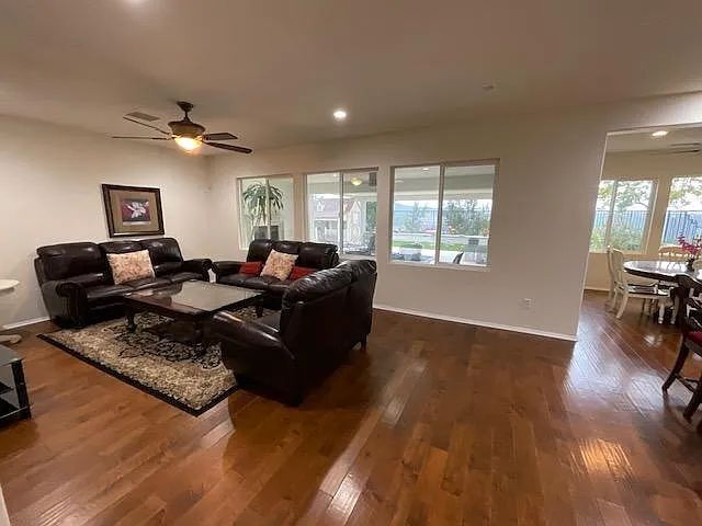 Building Photo - Immaculate 5-Bedroom Executive Home in Desirable Plum Canyon