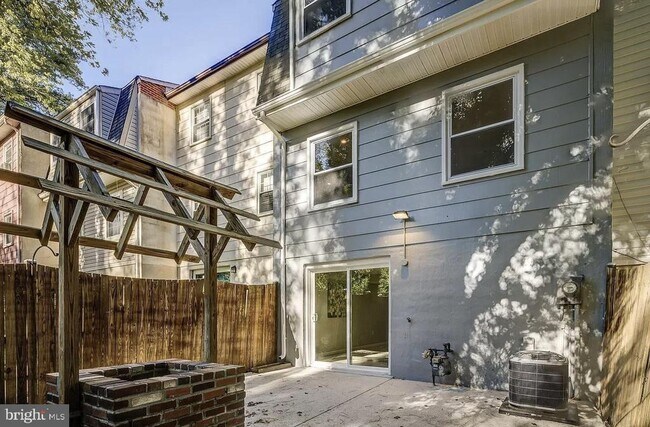 Building Photo - 14822 Bryan Ct