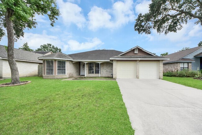 Building Photo - 15739 Oak Mountain Dr