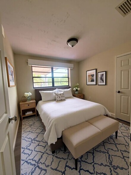 Building Photo - 329 W Arlington St