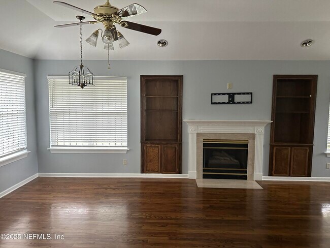 Building Photo - 6192 Duclay Forest Dr S