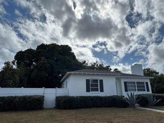 Building Photo - 348 Gregory Rd