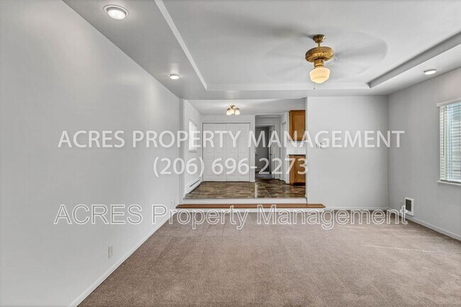 Building Photo - 15515 Stone Ave N