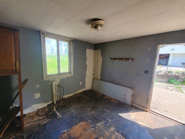 Building Photo - 410 N Branson St