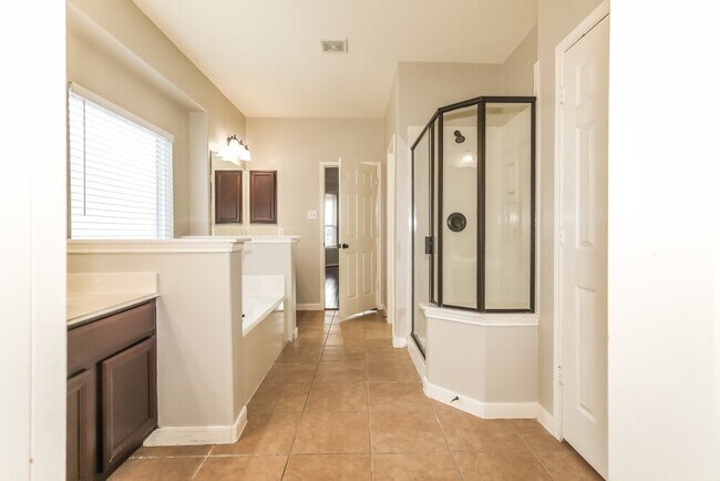 Building Photo - 17427 Stamford Oaks Dr