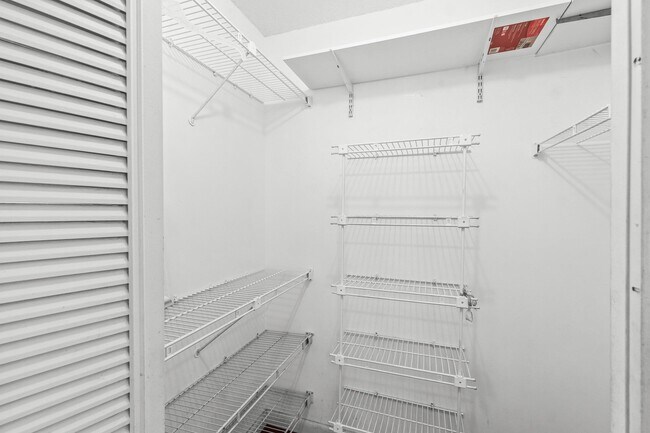 Building Photo - 14475 Strathmore Ln