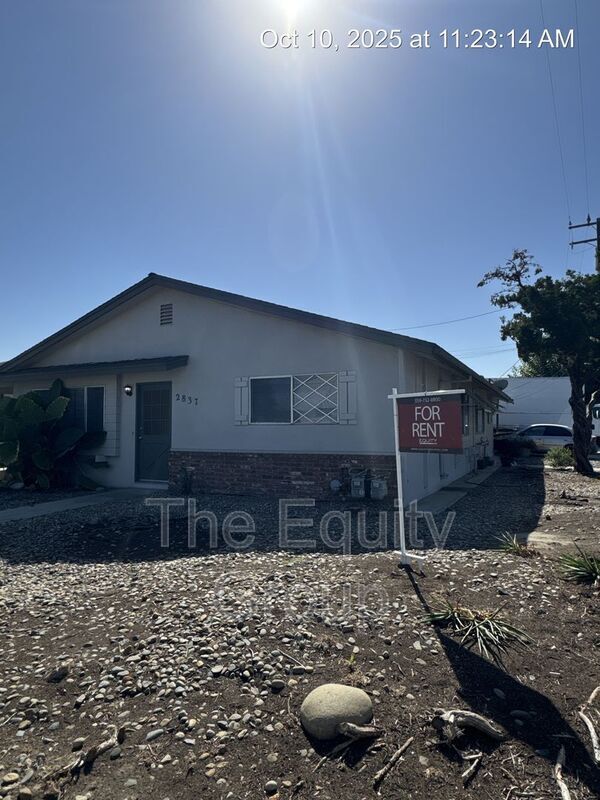 Primary Photo - 2837 W Walnut Ave