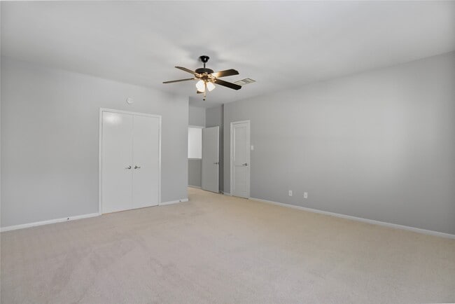 Building Photo - 3800 Tanglewilde St