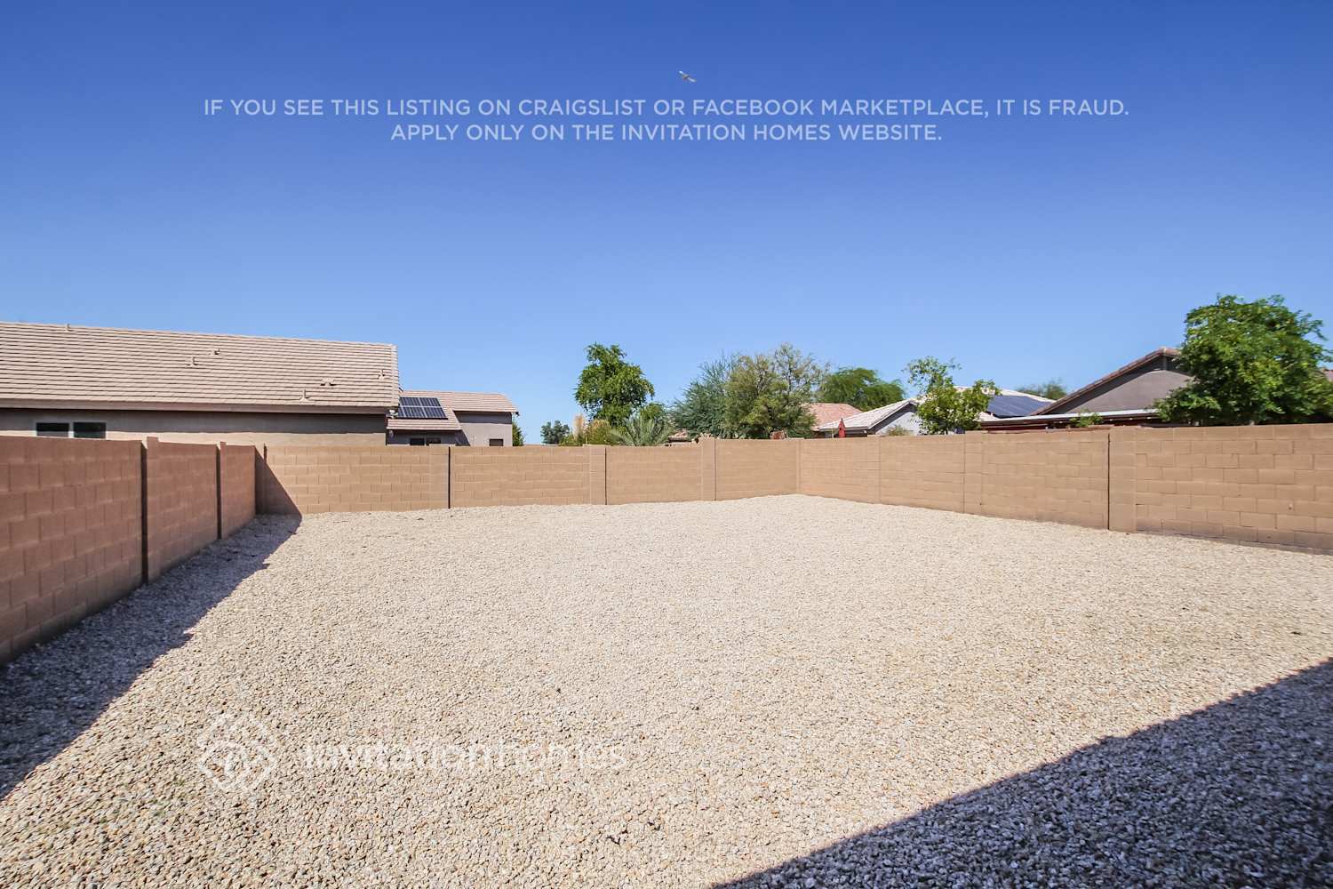 Building Photo - 2628 W Tamarisk Ave