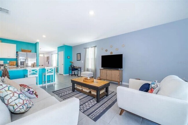 Building Photo - Clean & Newer Single Family Smart Home - N...