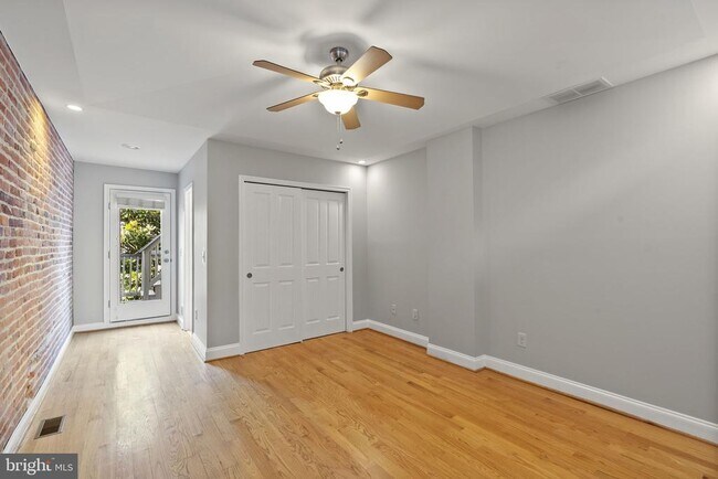 Building Photo - 3215 Fleet St