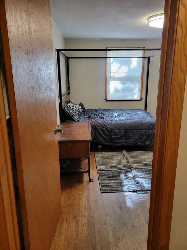 Building Photo - Single Family Home