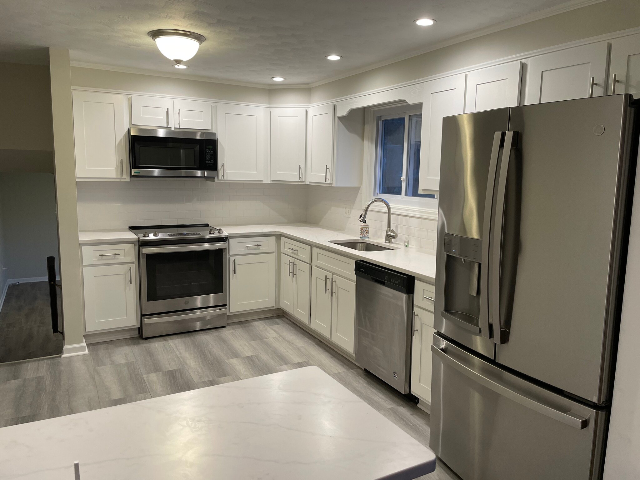 Kitchen - 87 Shalimar Dr
