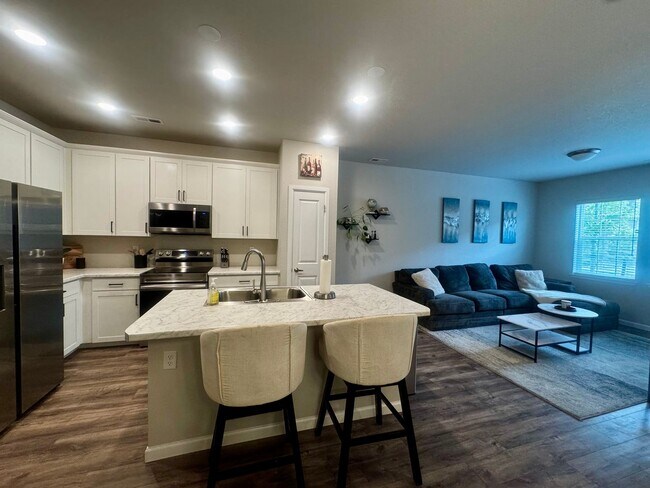 Building Photo - 16361 Gaucho Gulch Grv