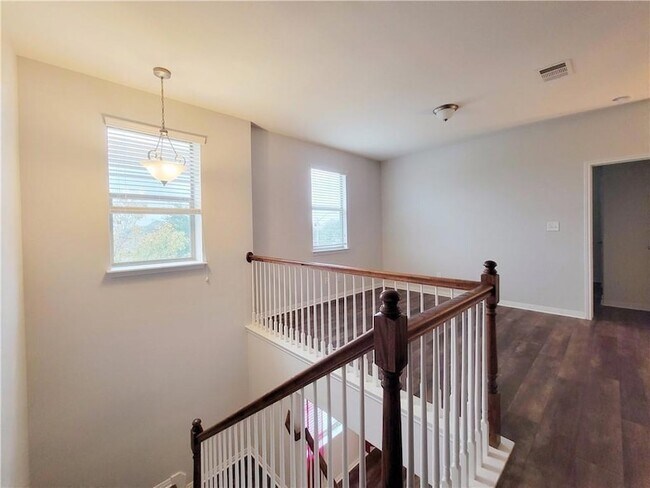 Building Photo - 4601 Rolling Water Dr