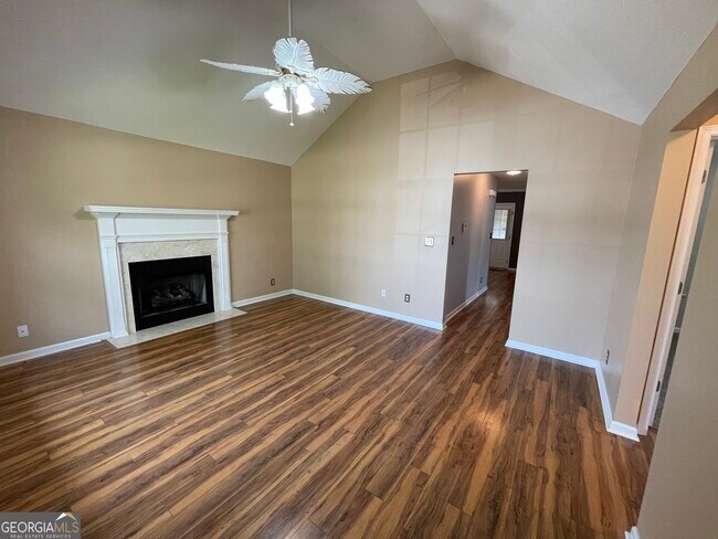 Building Photo - 207 Grand Ave