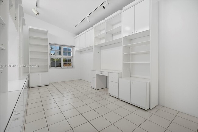 Building Photo - 1845 Daytonia Rd