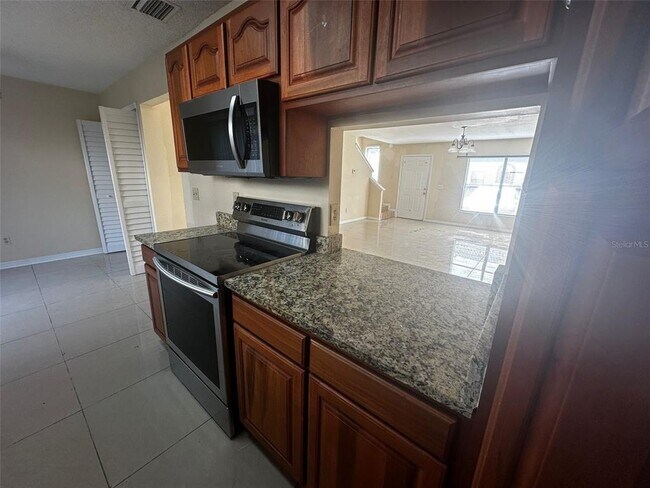 Building Photo - 1608 Long Ridge Ct