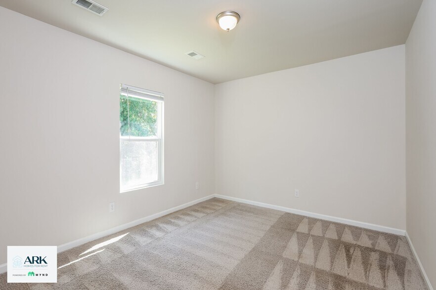 Building Photo - 208 Saddle Brooke Trce