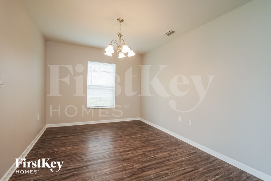 Building Photo - 1123 SW 16th Terrace