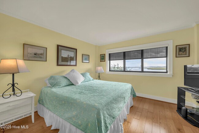 Building Photo - 322 Causeway Dr
