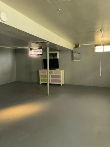 Building Photo - 1112 Dennison Ave