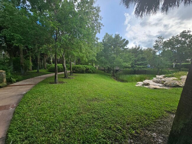 Building Photo - 120 Sparrow Dr
