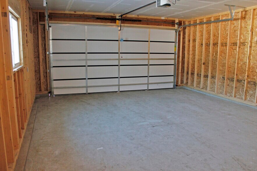 Building Photo - 209 Dogwood Ave