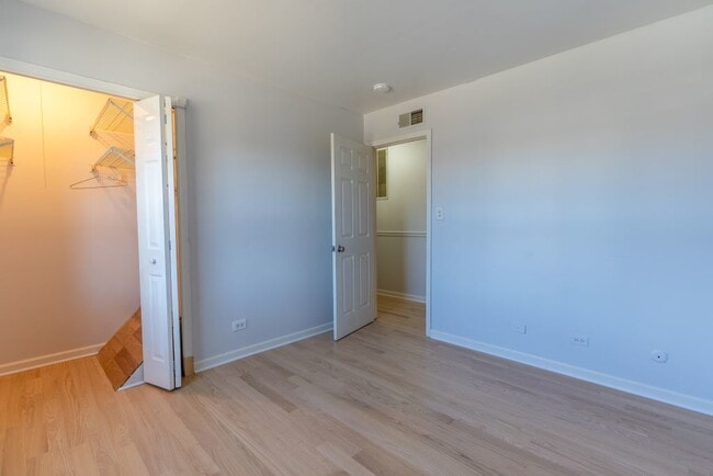 Building Photo - 4345 Mumford Dr