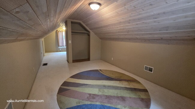 Building Photo - 428 Warwick St