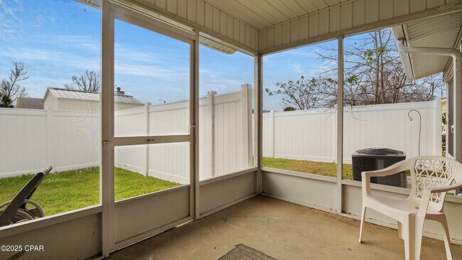 Building Photo - 2518 Johnson Dr