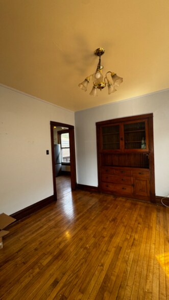 Building Photo - 4129 N Ridgeway Ave