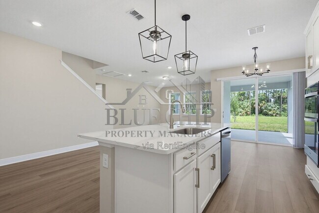Building Photo - 1213 Pampus Dr