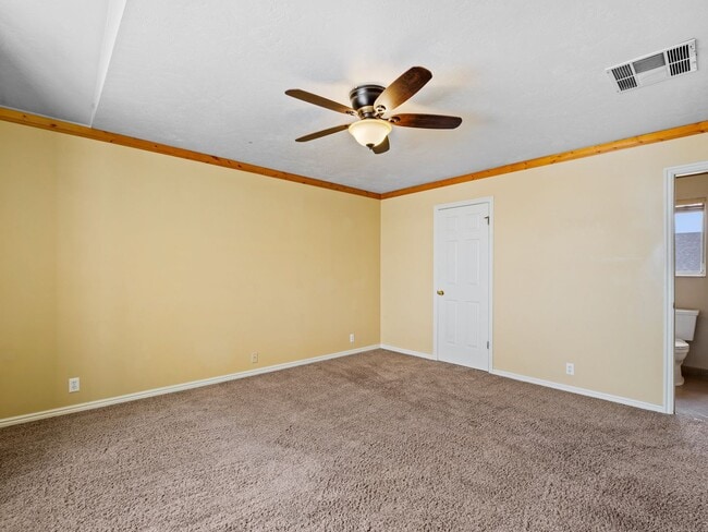 Building Photo - Spacious 5-Bedroom Home for Rent in Sandy, UT