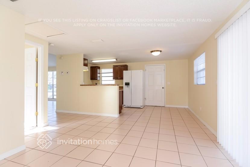 Building Photo - 6401 Bali Ct