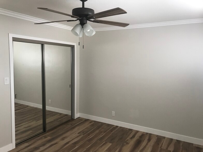 Building Photo - 1742 W 83rd St