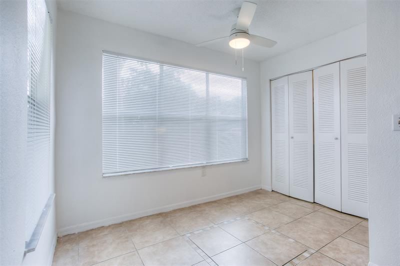 Building Photo - 663 Vista Isles Dr